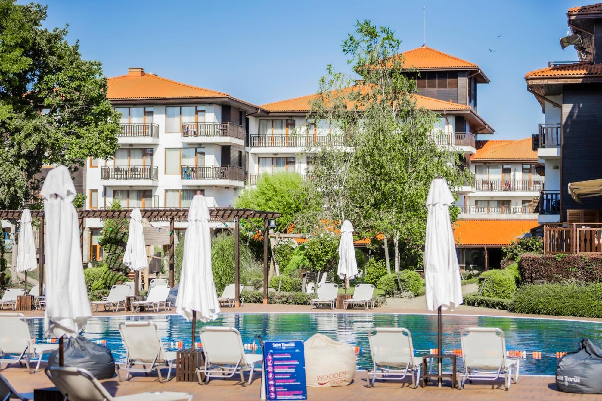 Saint Thomas Holiday Village โซโซโปล ภายนอก รูปภาพ